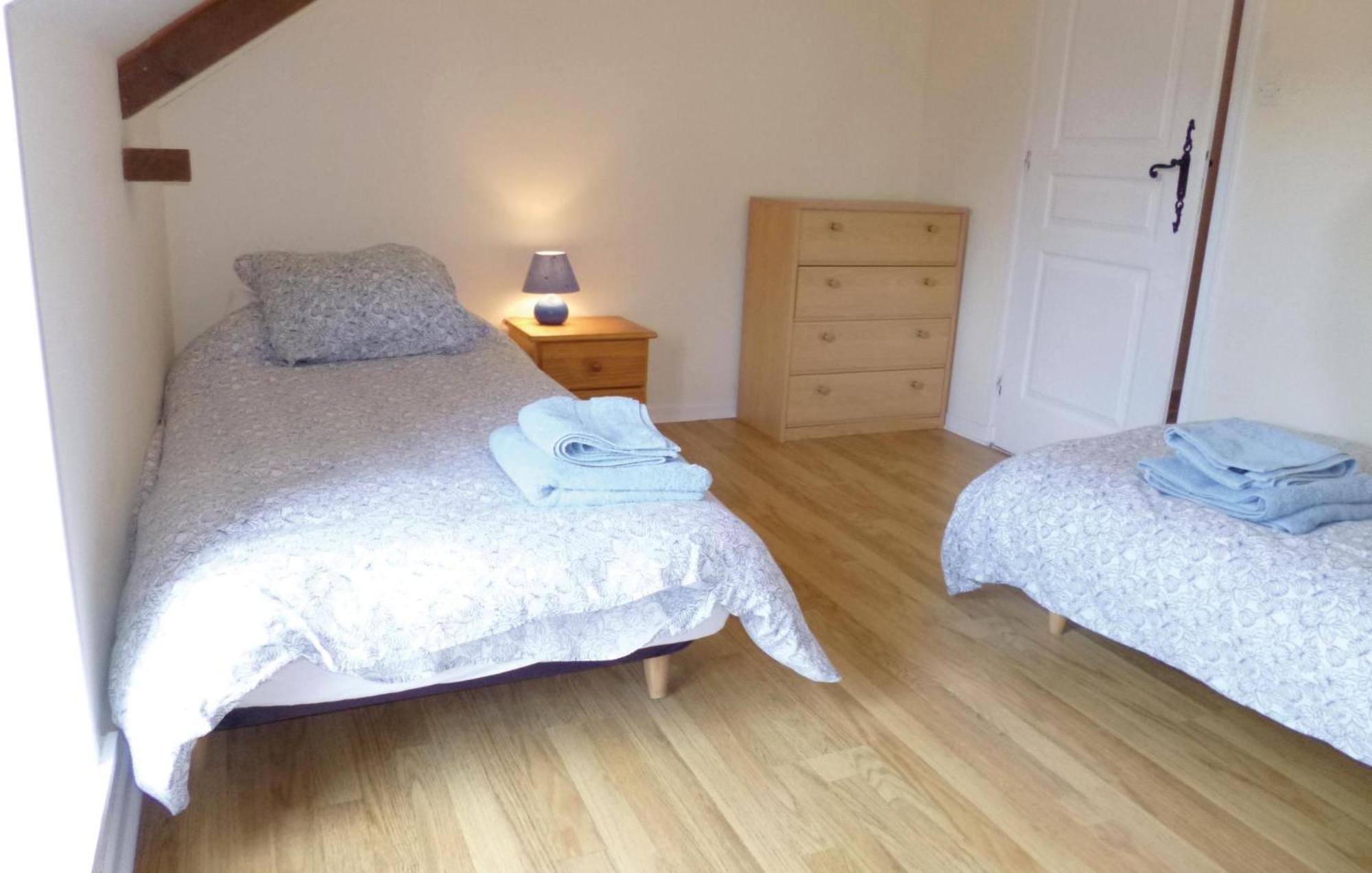 3 Bedroom Cozy Home In Brucheville Carentan-les-Marais Екстериор снимка