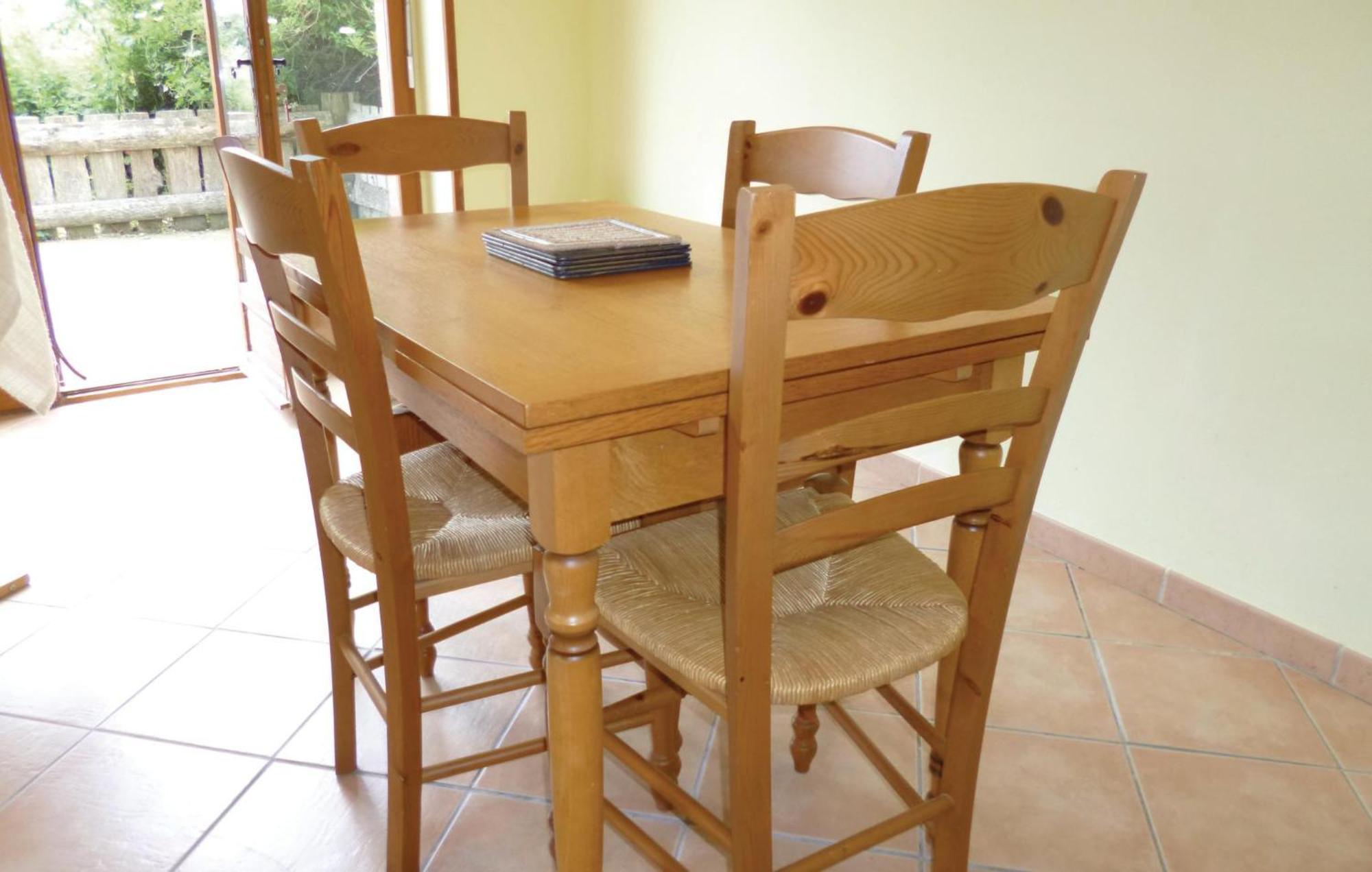 3 Bedroom Cozy Home In Brucheville Carentan-les-Marais Екстериор снимка