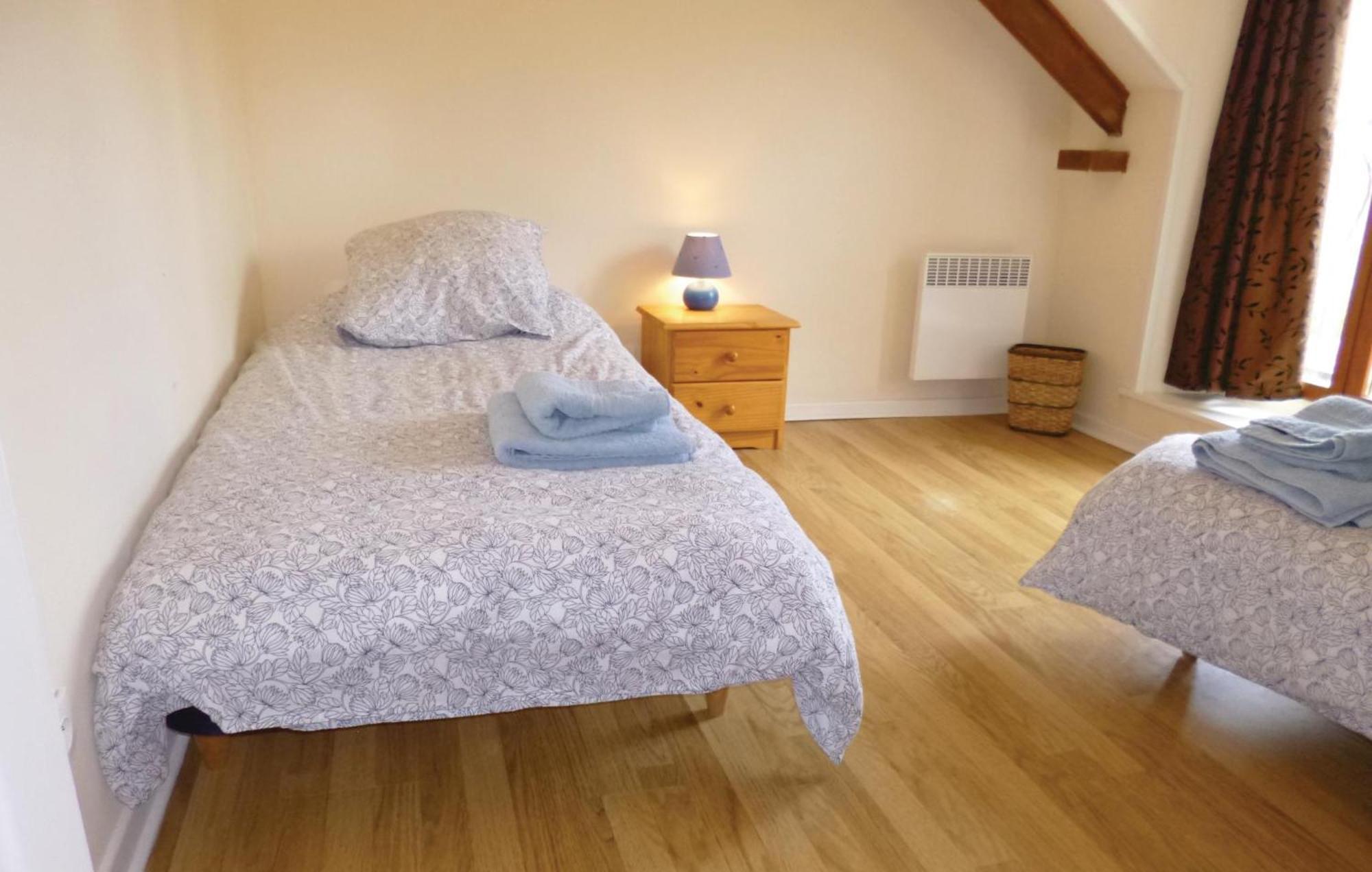 3 Bedroom Cozy Home In Brucheville Carentan-les-Marais Екстериор снимка